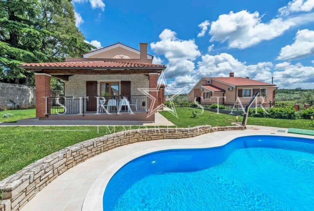 Stilvolle Villa mit Pool in idyllischer Wohnlage nahe Porec