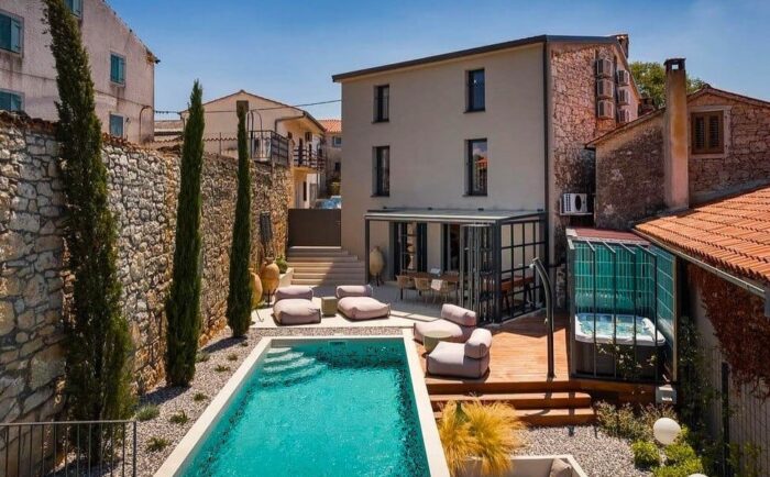 Steinhaus mit Pool Terrasse und Wintergarten neu renoviert in der Nähe vom Meer in Istrien - ISTRA STAR - Die schönsten Immobilien in Kroatien & Istrien