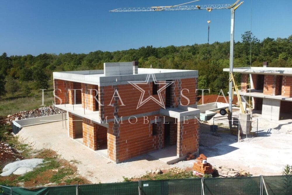 Neue, stilvolle Villa mit Pool in der Bauphase nahe Porec