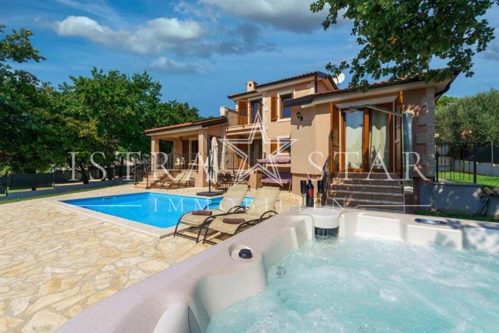 Rustikale Villa mit Pool und Naturidylle in der Nähe von Porec