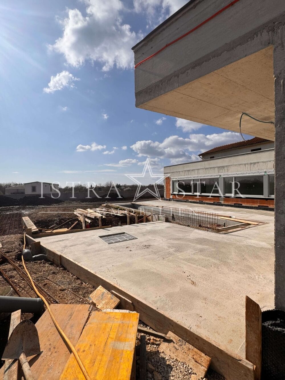 Modernes Neubauprojekt Bungalow mit Garten und Pool in Zminj