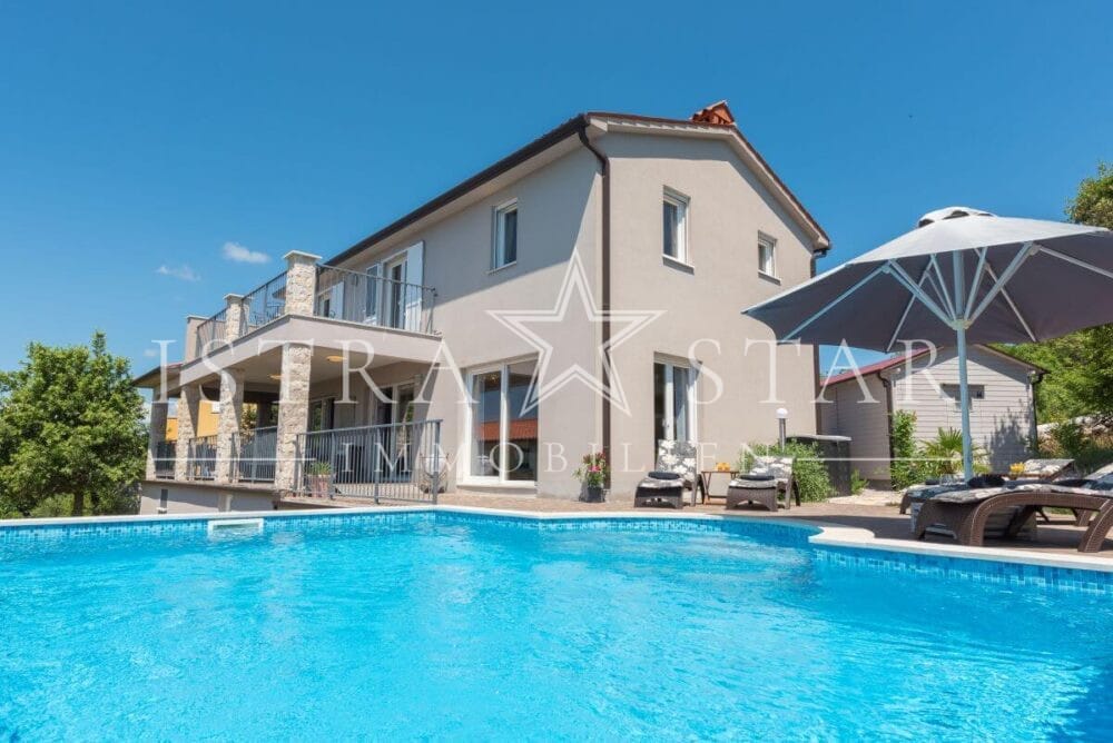 Erstklassiges Zuhause mit herrlichem Panorama-Meerblick und Pool nahe Labin