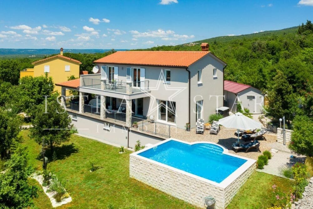 Erstklassiges Zuhause mit herrlichem Panorama-Meerblick und Pool nahe Labin