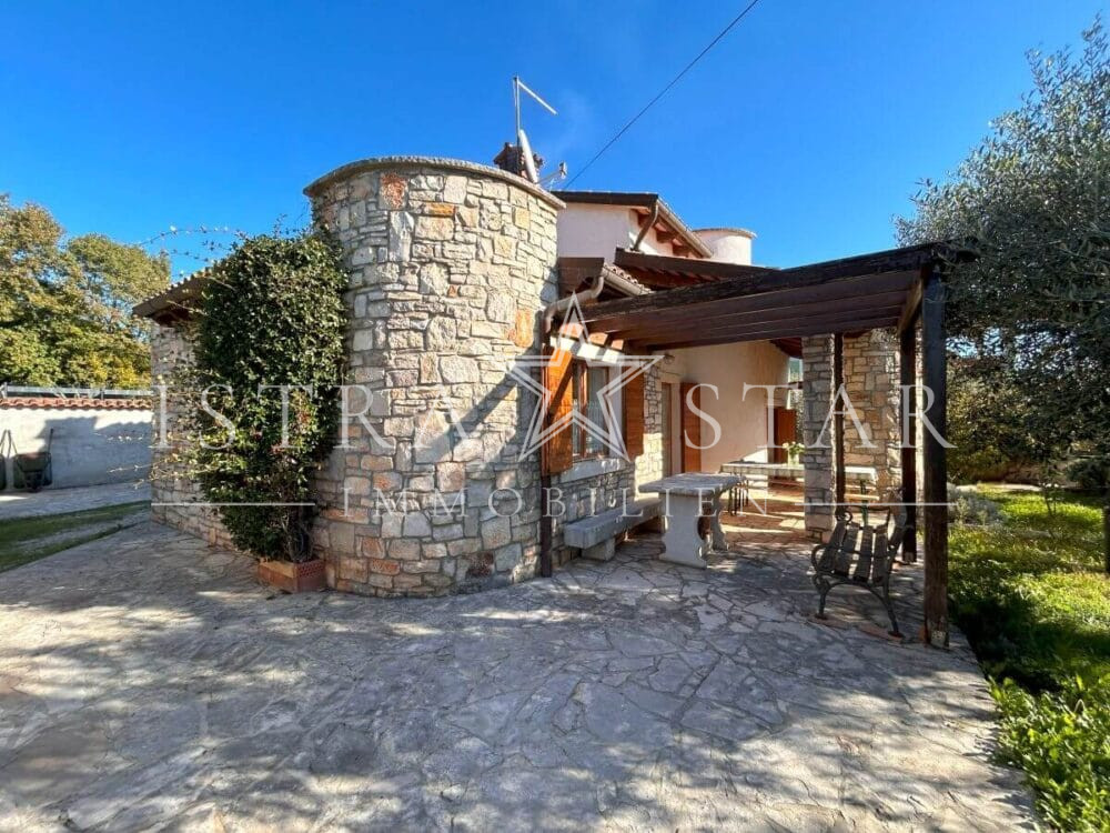 Idyllisches istrisches Steinhaus mit Garten ruhig gelegen in Kastel