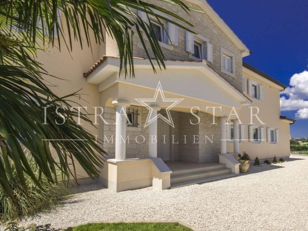 Luxuriöse Villa mit Pool und herrlichem Meerblick in Kastelir