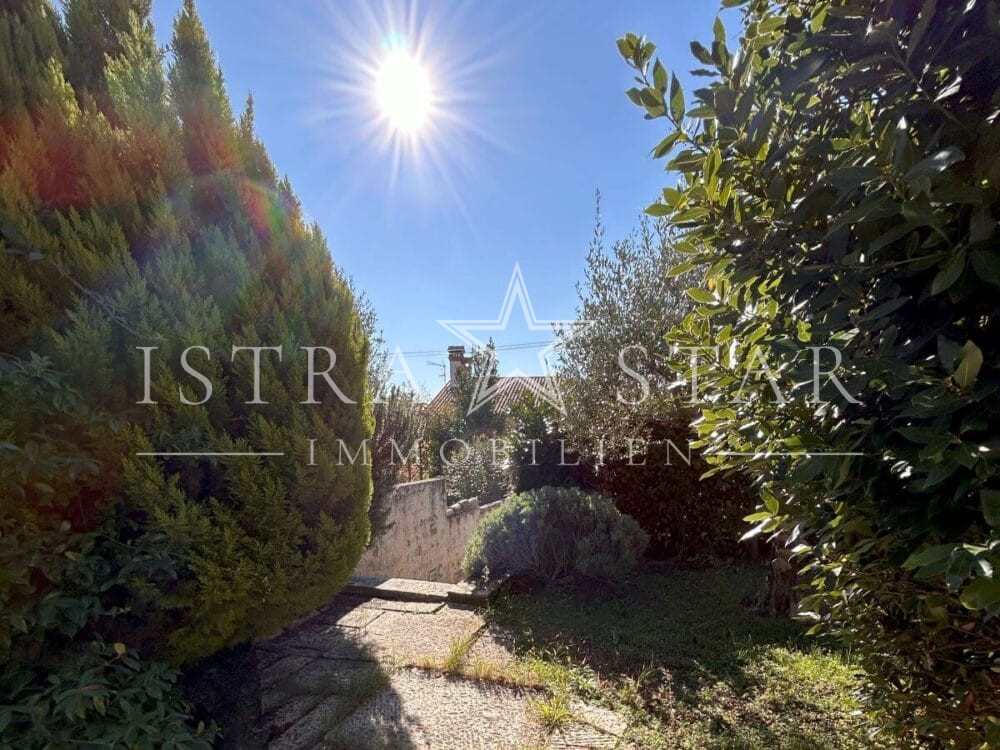 Idyllisches istrisches Steinhaus mit Garten ruhig gelegen in Kastel