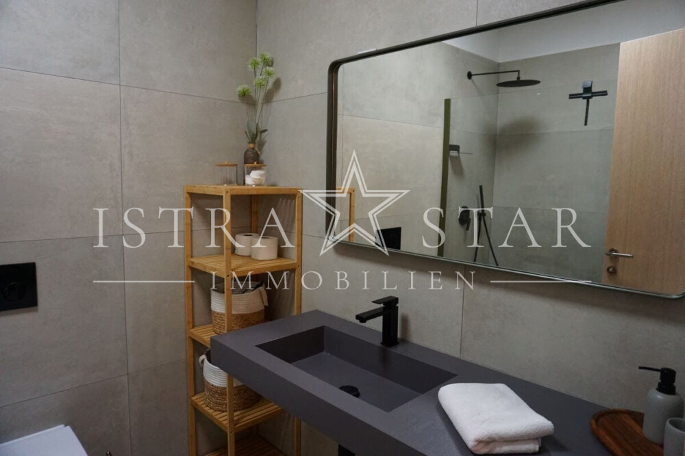 Drei Zimmer Traumwohnung mit Garten und Pool in Porec