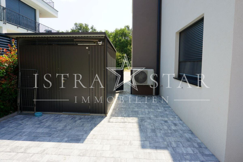 Drei Zimmer Traumwohnung mit Garten und Pool in Porec