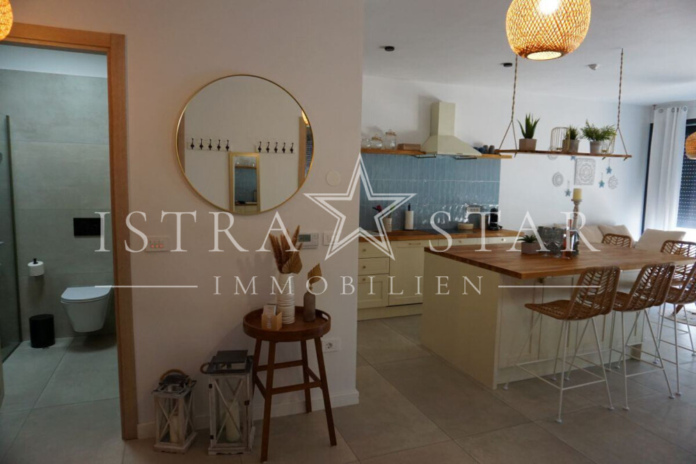 Drei Zimmer Traumwohnung mit Garten und Pool in Porec