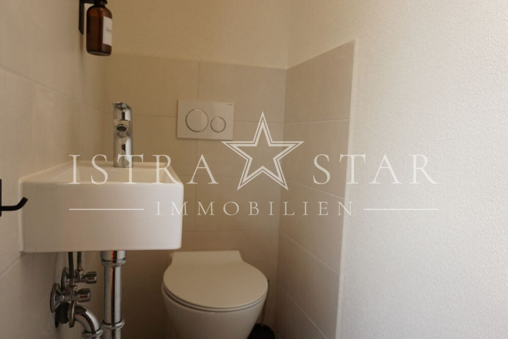 Drei Zimmer Traumwohnung mit Garten und Pool in Porec