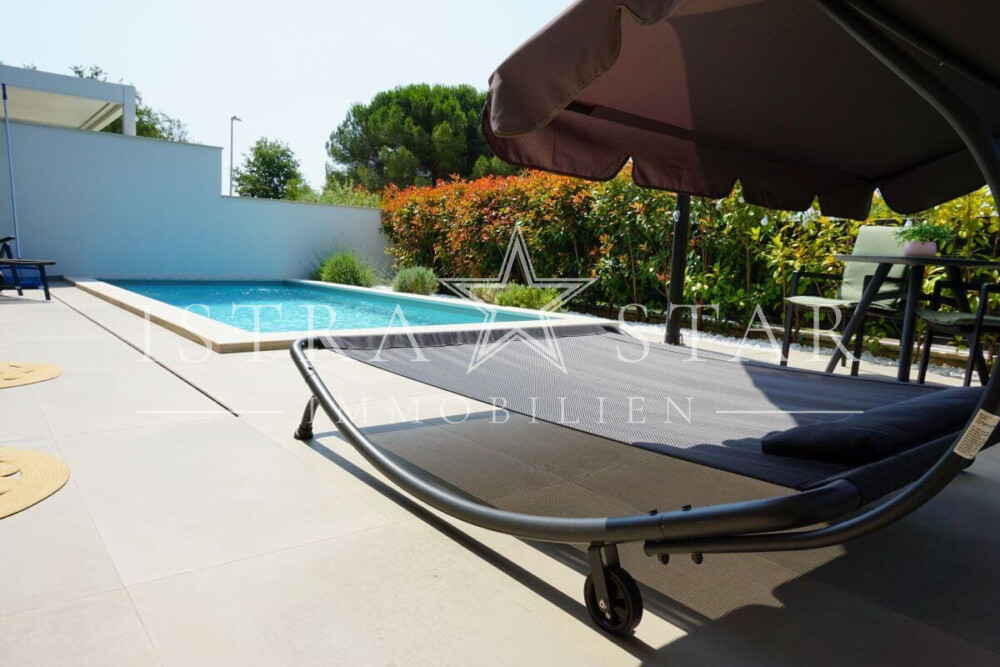 Drei Zimmer Traumwohnung mit Garten und Pool in Porec