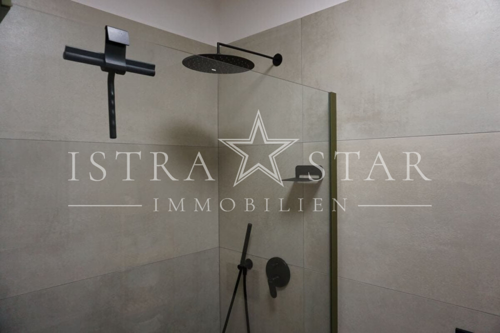 Drei Zimmer Traumwohnung mit Garten und Pool in Porec
