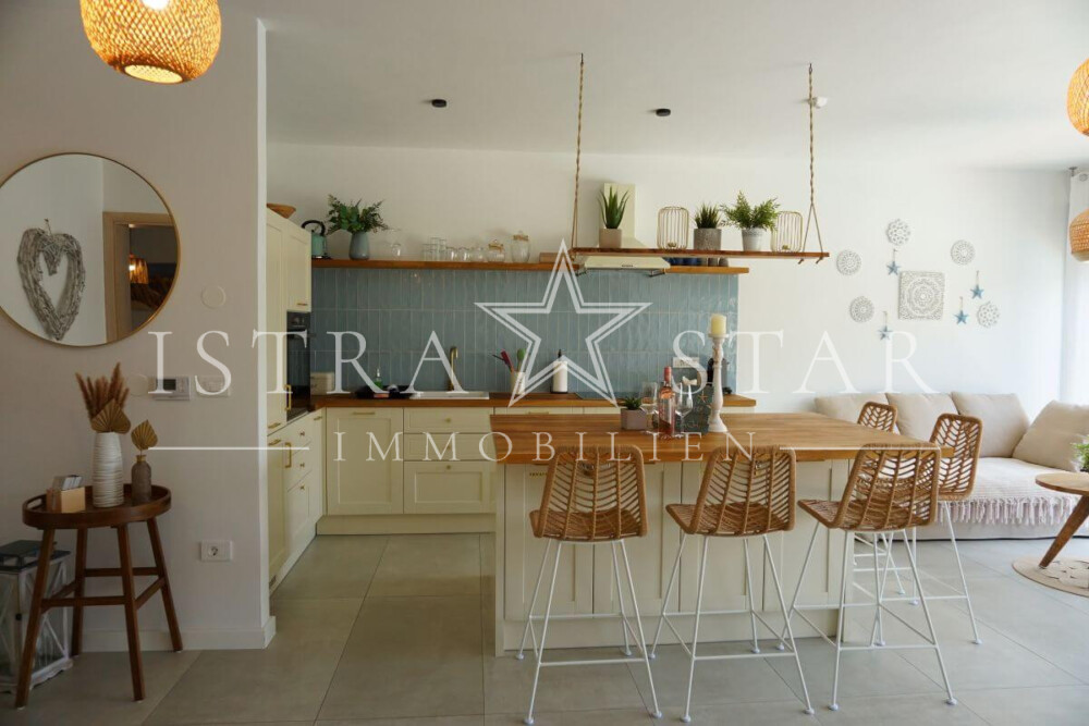 Drei Zimmer Traumwohnung mit Garten und Pool in Porec