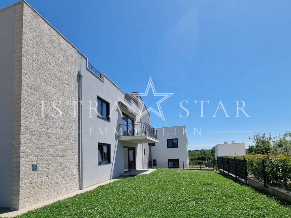 Modernes Vierzimmerapartment im Neubau mit großer Dachterrasse in begehrter Meeresregion