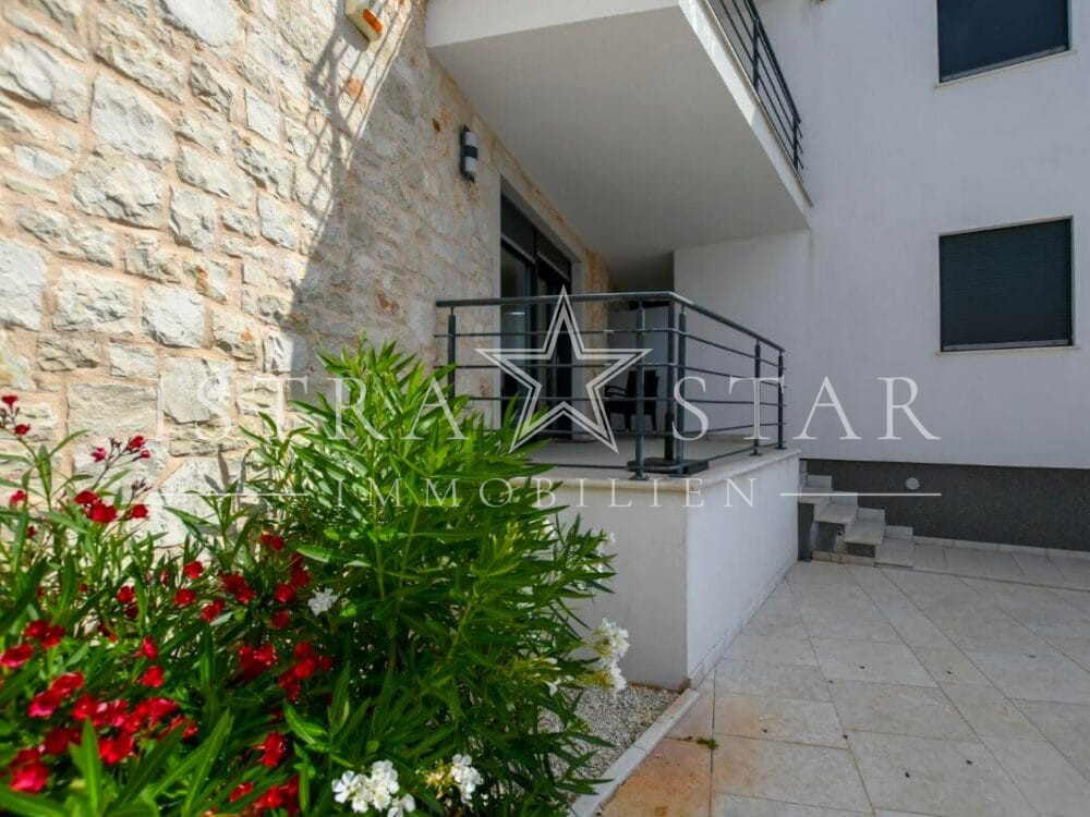 Luxus 3 Zimmer-Wohnung mit Pool in moderner Wohnanlage nahe Porec