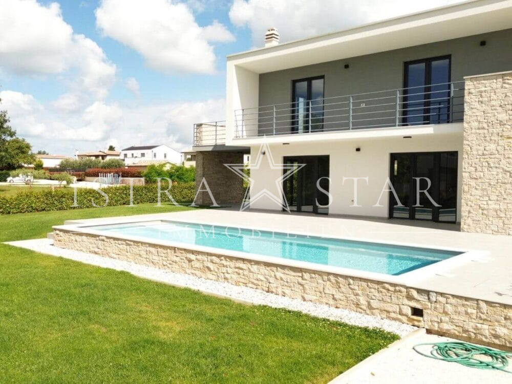 Exklusive Villa mit Pool in der Nähe von Porec und ruhigem Umfeld