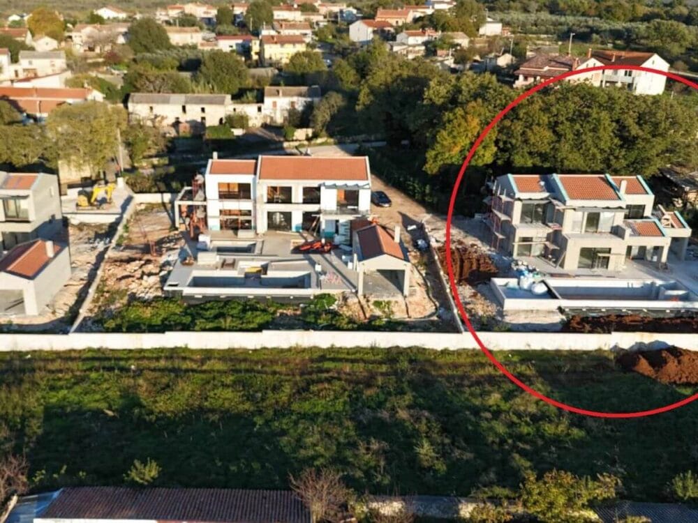 Luxuriöses Haus mit Pool und Meeresblick in ruhiger Umgebung nahe Porec