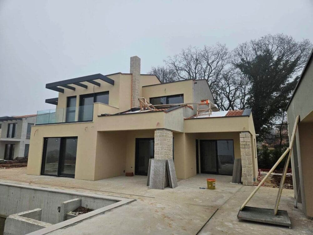 Luxuriöses Haus mit Pool und Meeresblick in ruhiger Umgebung nahe Porec