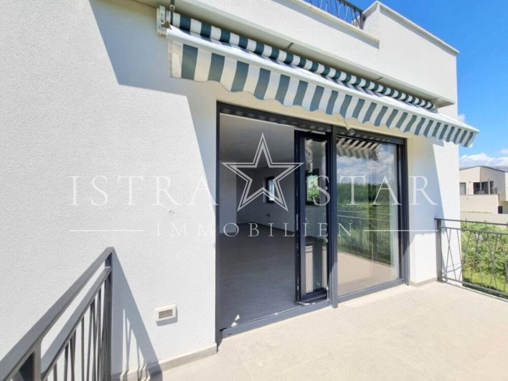 Modernes Vierzimmerapartment im Neubau mit großer Dachterrasse in begehrter Meeresregion