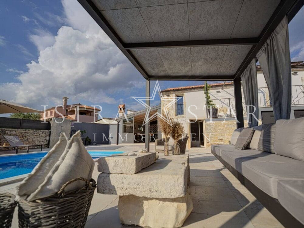 Einzigartiges Steinhaus, vollständig renoviert, mit Pool in der Nähe von Kanfanar