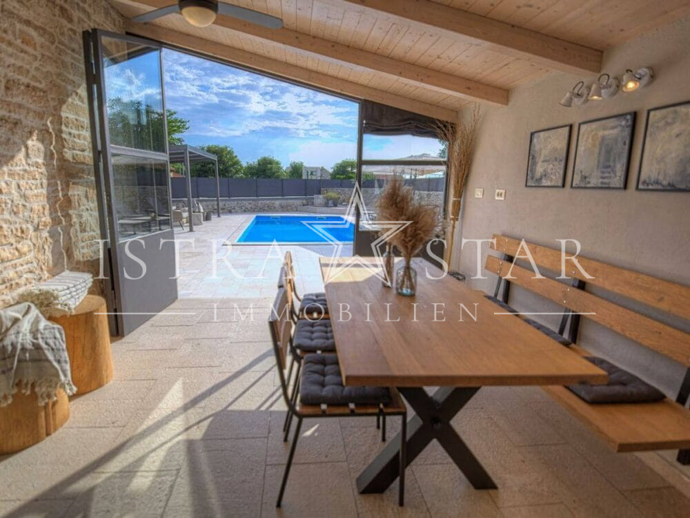 Einzigartiges Steinhaus, vollständig renoviert, mit Pool in der Nähe von Kanfanar