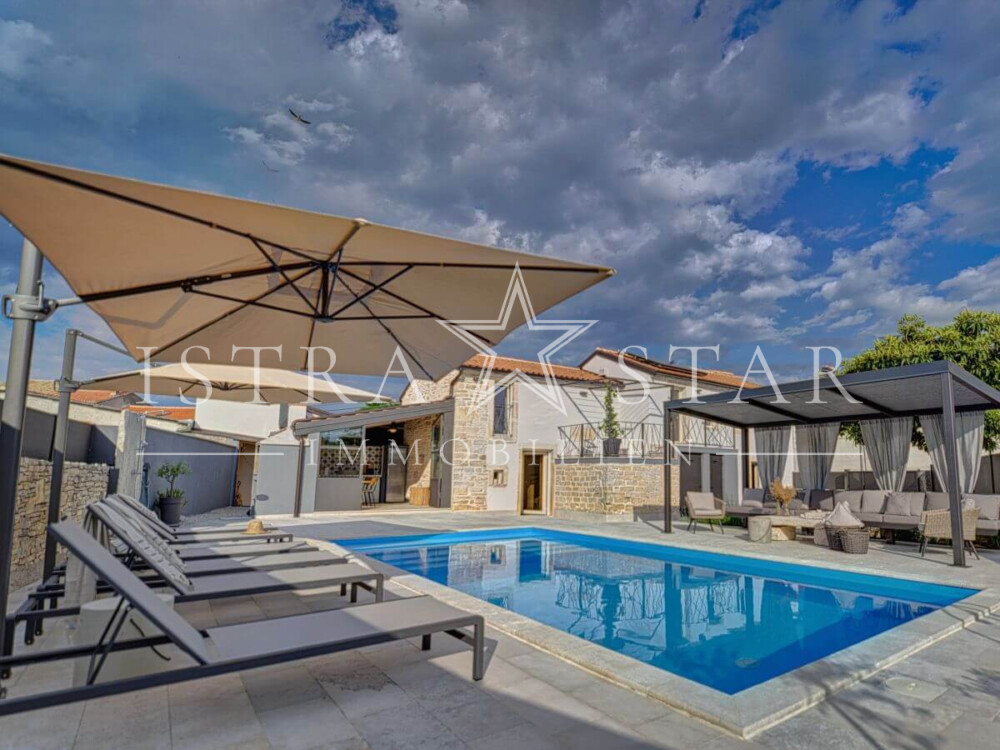 Einzigartiges Steinhaus, vollständig renoviert, mit Pool in der Nähe von Kanfanar