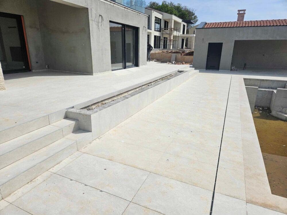 Luxuriöses Haus mit Pool und Meeresblick in ruhiger Umgebung nahe Porec