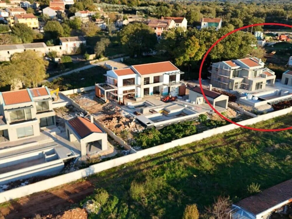Luxuriöses Haus mit Pool und Meeresblick in ruhiger Umgebung nahe Porec