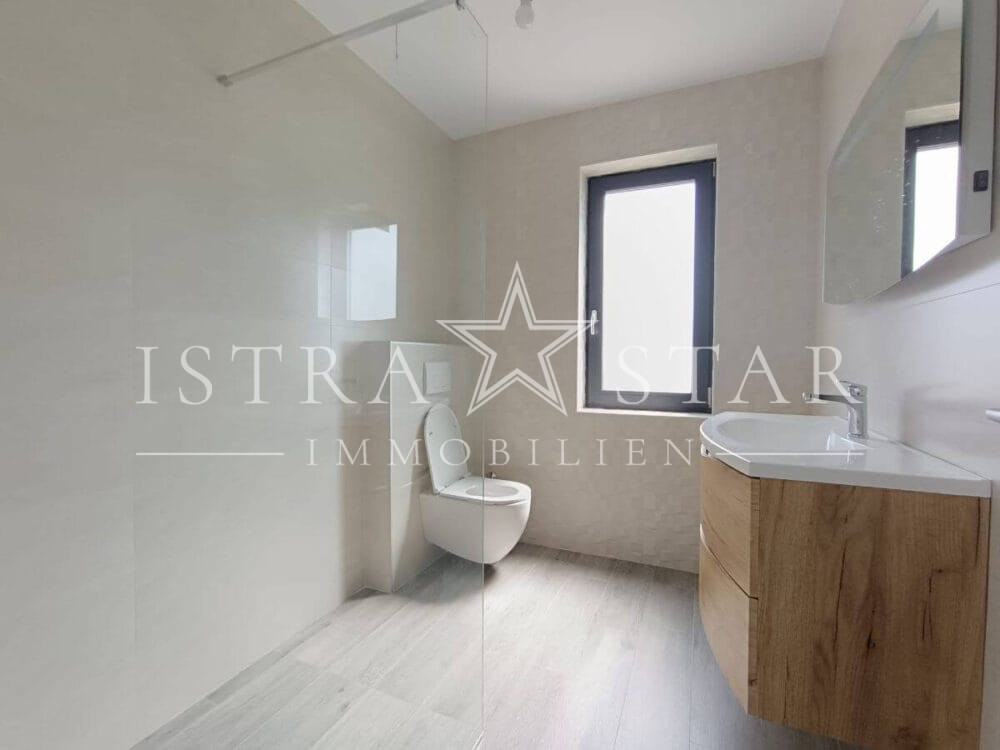 Exklusive Villa mit Pool in der Nähe von Porec und ruhigem Umfeld