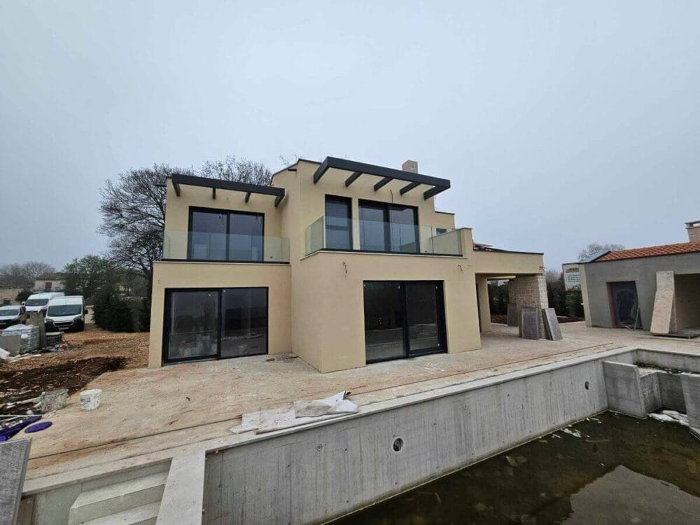 Luxuriöses Haus mit Pool und Meeresblick in ruhiger Umgebung nahe Porec