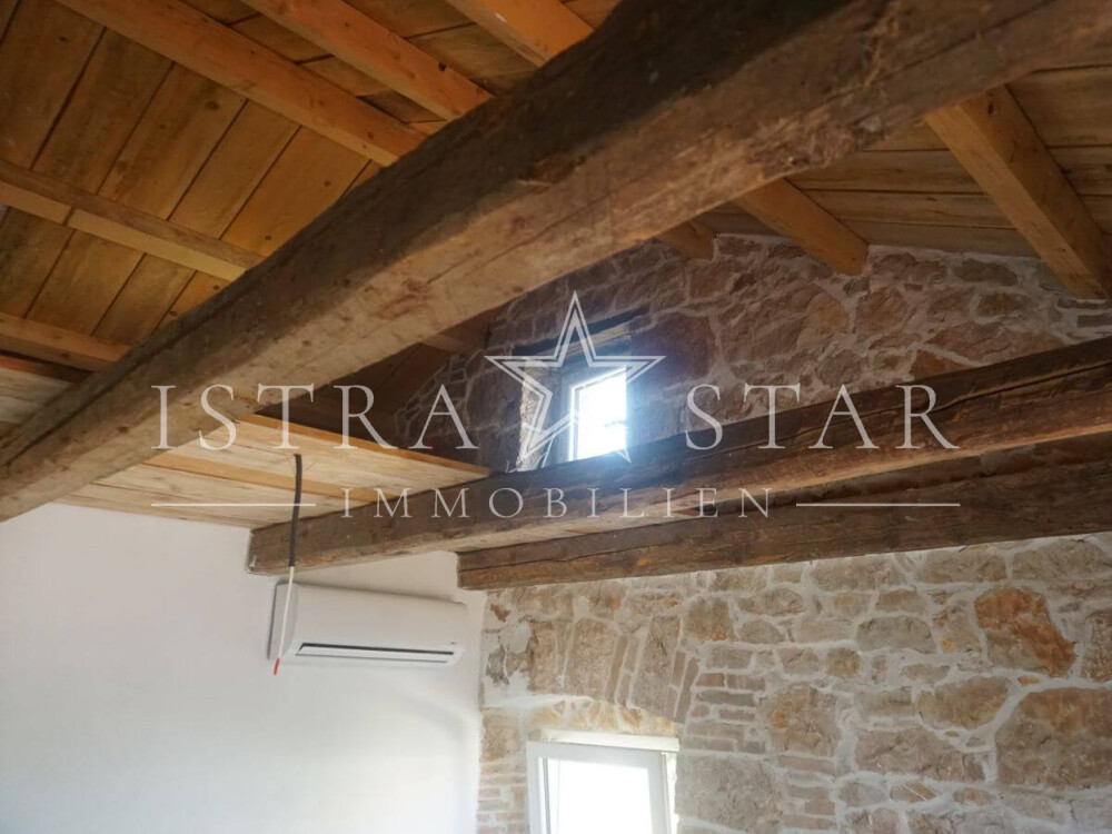Charmantes Steinhaus modern renoviert mit kleinem Garten in der Nähe von Porec