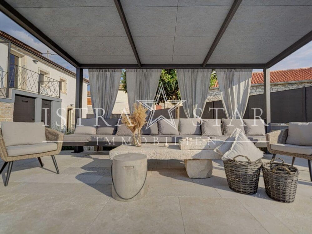 Einzigartiges Steinhaus, vollständig renoviert, mit Pool in der Nähe von Kanfanar