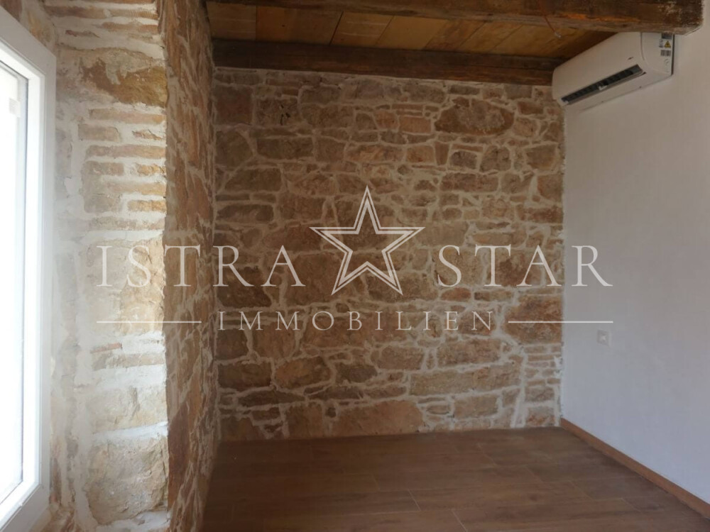 Charmantes Steinhaus modern renoviert mit kleinem Garten in der Nähe von Porec