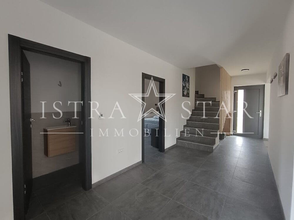 Modernes-Haus-Neubau-Pool-Porec-zum-Verkauf_Istra-Star-Immobilien