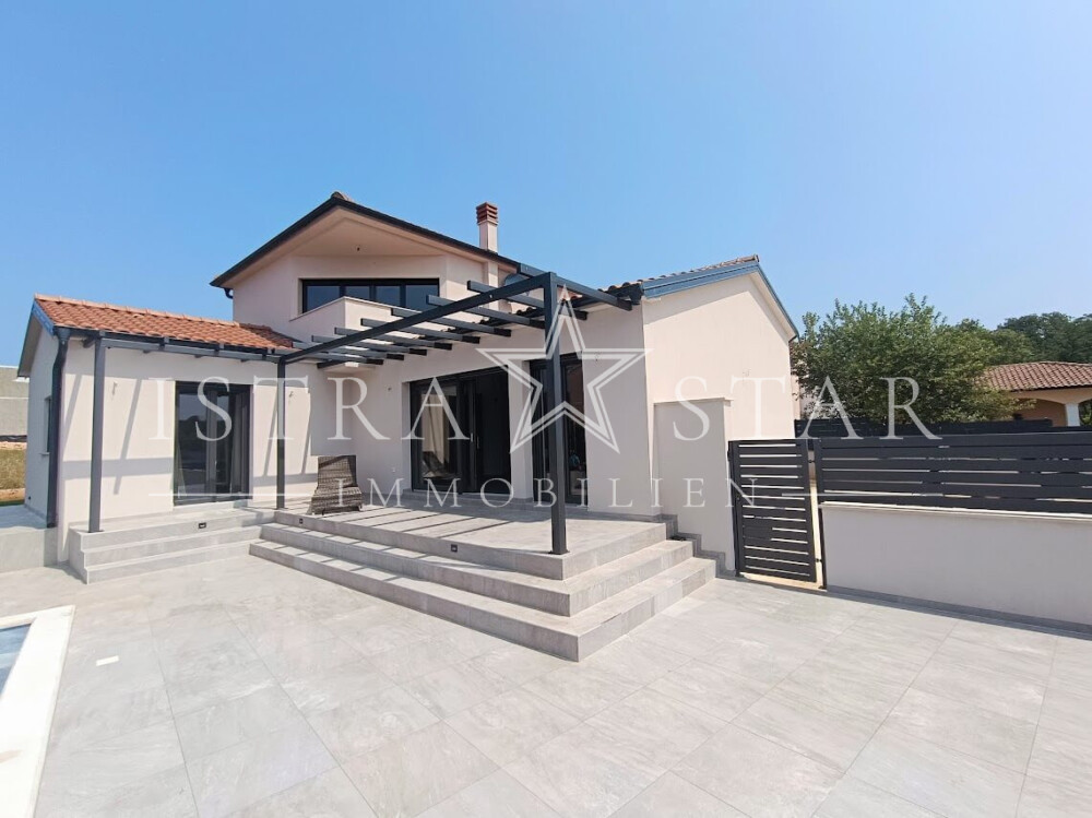 Modernes freistehendes Haus im Neubau mit Pool in der Nähe von Porec