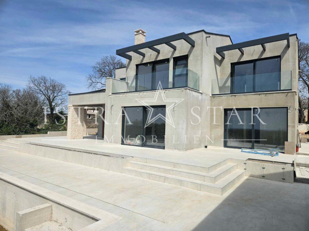 Luxuriöses Haus mit Pool und Meeresblick in ruhiger Umgebung nahe Porec