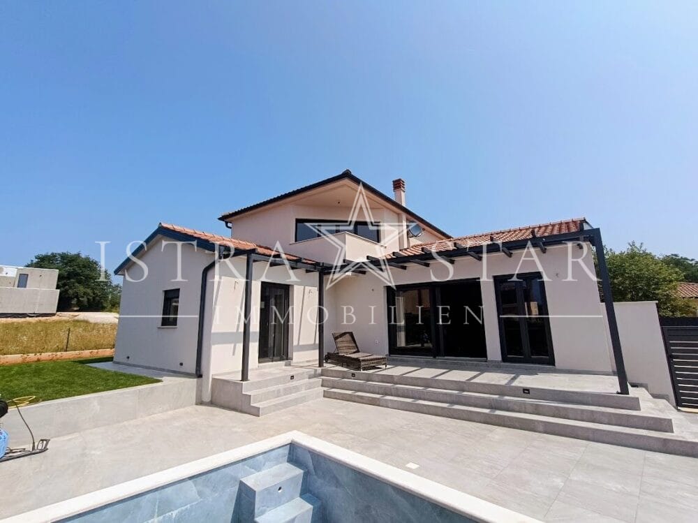 Modernes freistehendes Haus im Neubau mit Pool in der Nähe von Porec