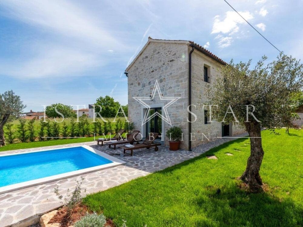 Authentisches renoviertes Steinhaus im istrischen Stil mit Pool bei Porec