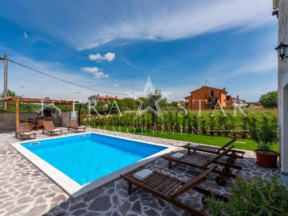 Authentisches renoviertes Steinhaus im istrischen Stil mit Pool bei Porec