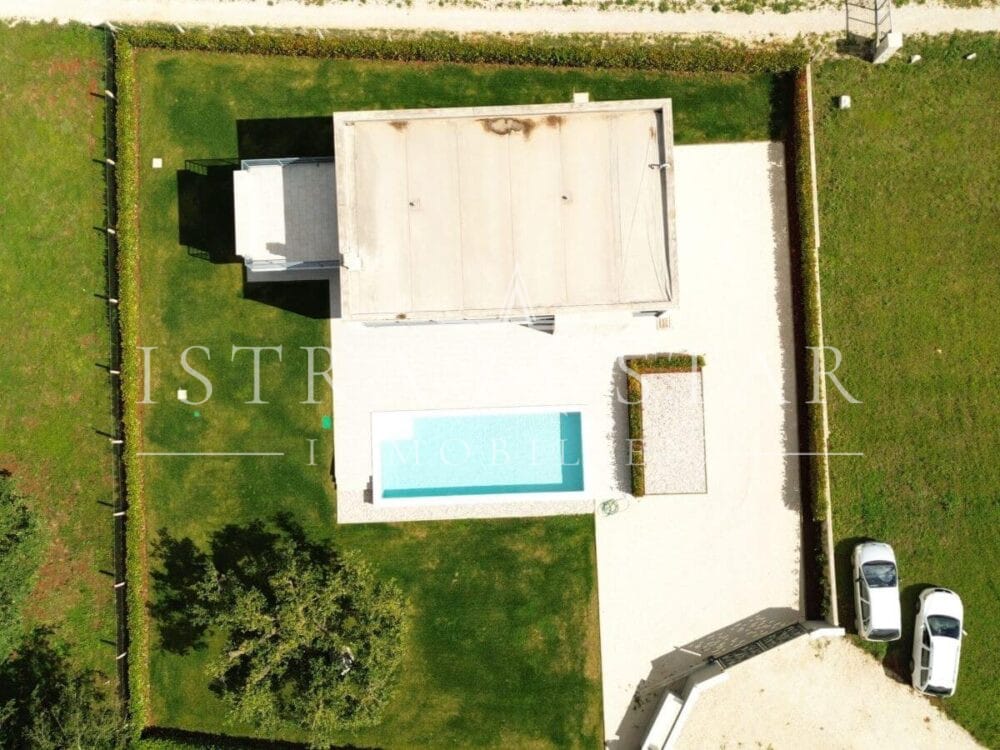 Exklusive Villa mit Pool in der Nähe von Porec und ruhigem Umfeld