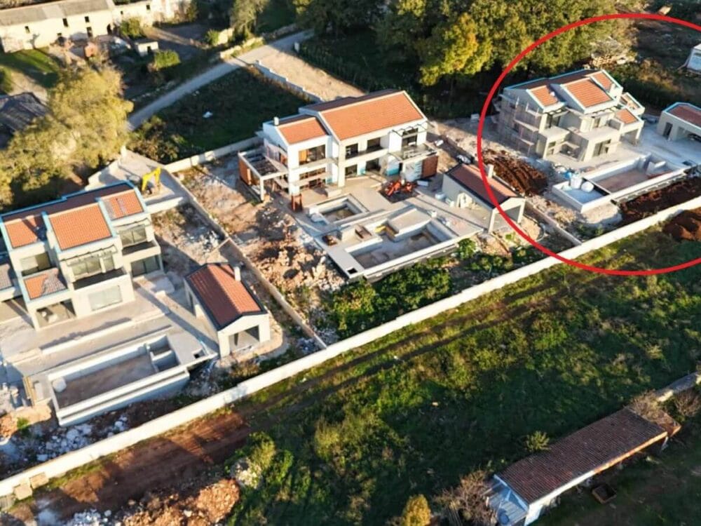 Luxuriöses Haus mit Pool und Meeresblick in ruhiger Umgebung nahe Porec