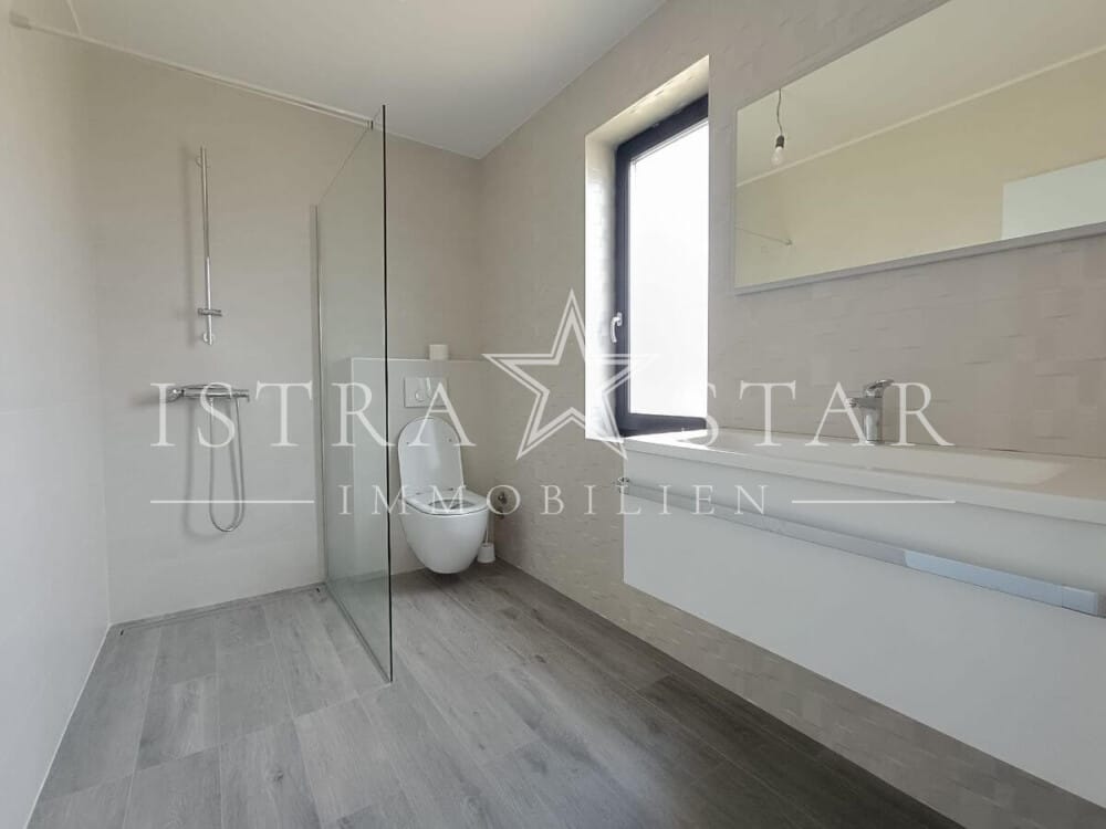 Exklusive Villa mit Pool in der Nähe von Porec und ruhigem Umfeld