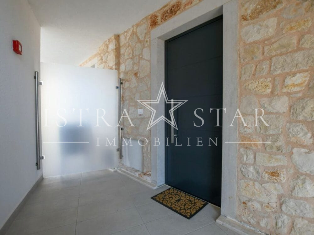 Luxus 3 Zimmer-Wohnung mit Pool in moderner Wohnanlage nahe Porec