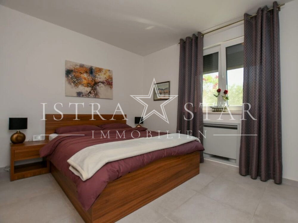 Luxus 3 Zimmer-Wohnung mit Pool in moderner Wohnanlage nahe Porec