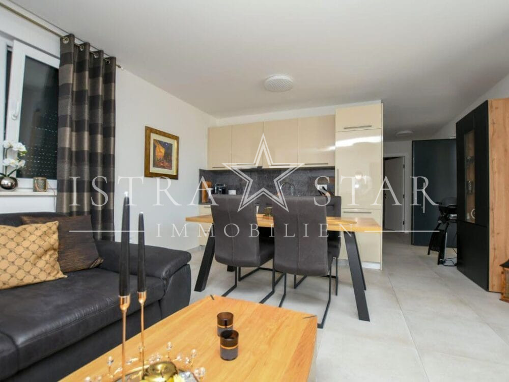 Luxus 3 Zimmer-Wohnung mit Pool in moderner Wohnanlage nahe Porec