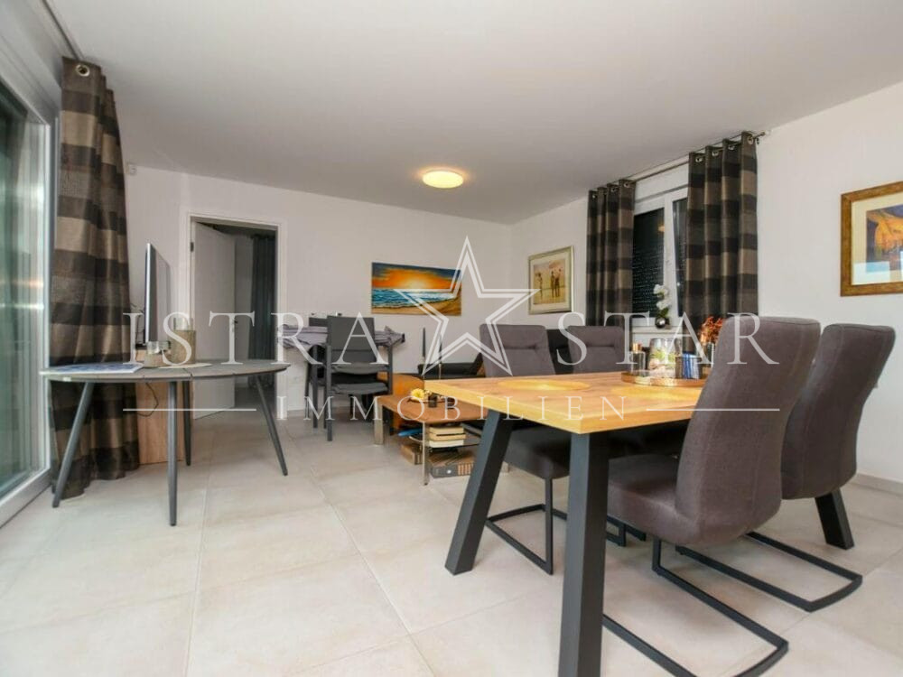 Luxus 3 Zimmer-Wohnung mit Pool in moderner Wohnanlage nahe Porec