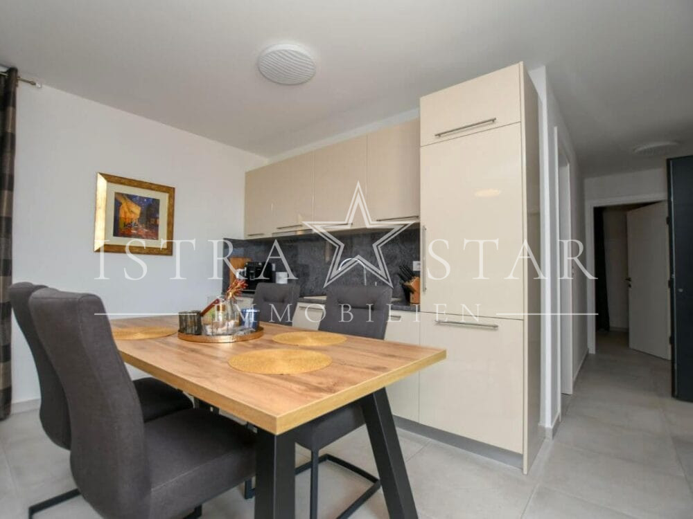 Luxus 3 Zimmer-Wohnung mit Pool in moderner Wohnanlage nahe Porec