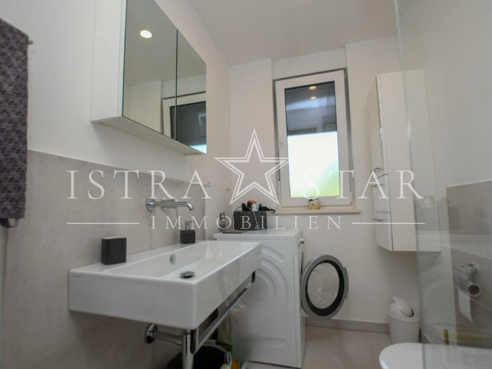 Luxus 3 Zimmer-Wohnung mit Pool in moderner Wohnanlage nahe Porec