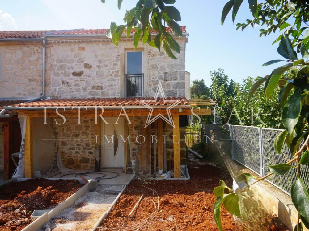 Charmantes Steinhaus modern renoviert mit kleinem Garten in der Nähe von Porec