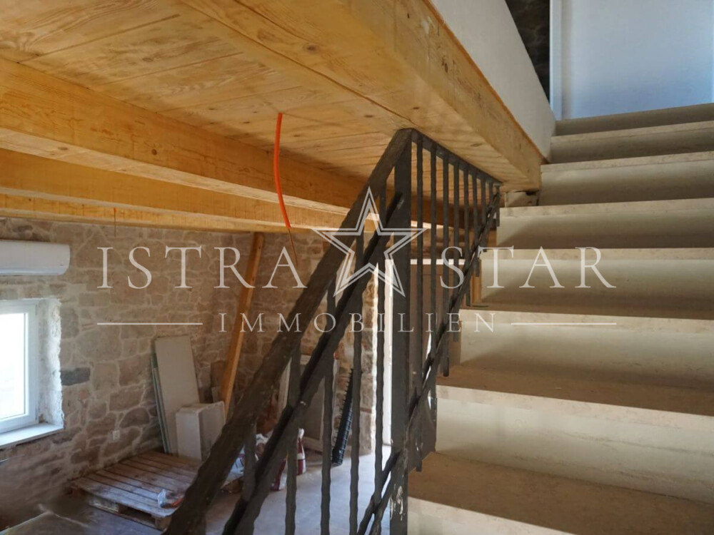 Charmantes Steinhaus modern renoviert mit kleinem Garten in der Nähe von Porec
